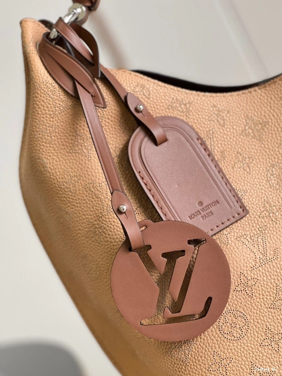 CARMEL LOUIS VUITTON 0819